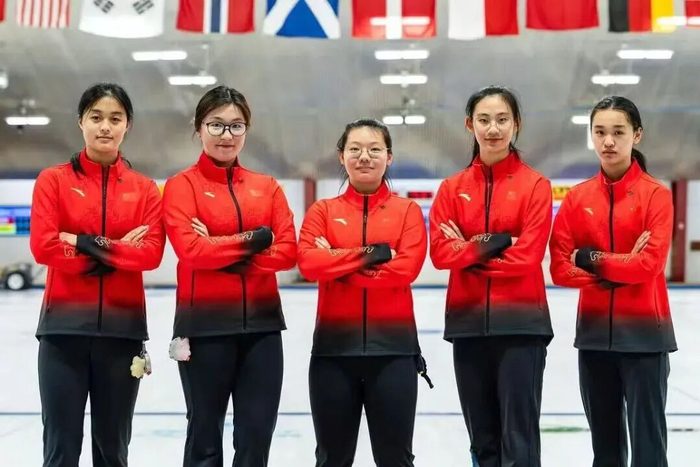 欧博官网-中国女子冰壶青年队时隔八年再获铜牌！上海班底闪耀世青赛|中国女队|美国队|米兰冬奥会|女队|中国队_新浪体育_新浪新闻