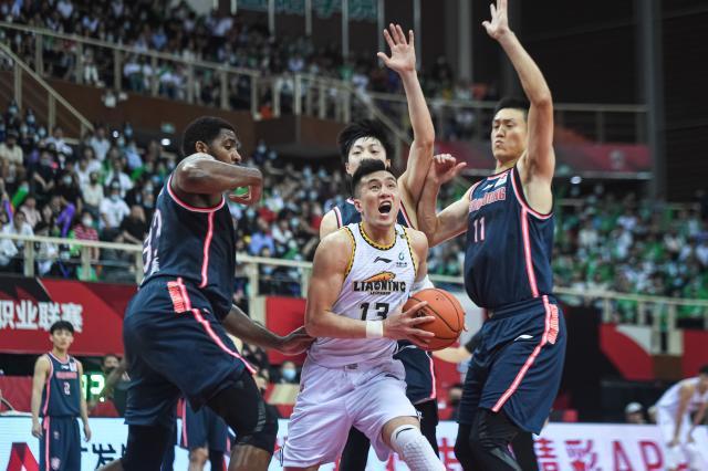 欧博官网-CBA大决战今晚打响 辽宁广东究竟谁能登顶？
